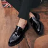 Scarpe eleganti Moda di marca Mocassini brogue dorati Piattaforma da uomo Festa di nozze in pelle Slip-on Casual 2022