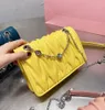 Luxurys Crystal Chain Single-Shoulder Bag Candy Color Flip Envelope Bag Wrinkle Leather Handbags Women Refinement Leisure Cross Body Handbag