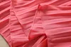 ピンクの花の刺繍スパンコールドレス半袖丸い首のプリーツミディカジュアルドレスs2n221500