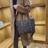 Inverno de grande capacidade Bolsa de flores feminino novo sentido versátil Sling ombro ombro atmosférico axila bolsas de mão projetar ofertas