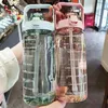 Бутылки с водой 2 литр с соломенной женской кувшин с девушки портативные бутылки для путешествий фитнес -велосипед Кубок Летний холодный маркер 221122