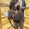 Stor väska kvinnors stora kapacitet 2022 ny mångsidig höst vinter textur sling axel enkel klass pendlare tygväska handväskor design erbjudanden