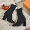 Topuklu Topuk Bot Elastik Boot Kadın Ayakkabıları Yüksek Topuklu Kış Çoraplar Moda Seksi Örme Tasarımcı Alfabetik Lady Mektubu Kalın Çiçek Topuklu Kutu No50
