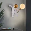 Dekorativa f￶rem￥l Figurer Nordiska led personlighet Astronaut Moon Children's Room Wall Lamp Kitchen Dining Bed Study Balkong Aisle Decoration 221122