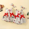 Rompers Infant Born Baby Girls 2pcs Kerstoutfits Mouwloze Bow Front Romper Dress Hoofdband Set 221122