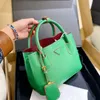 Lüks Tasarımcılar Çantalar Kadın Tote omuz çantası Deri Alfabe tasarımı Büyük kapasiteli Postacı çantaları Klasik Stil çanta Bayan çanta çanta cüzdan iyi güzel