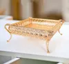 Bandeja de metal Luxury Gold acabamento de placa oca nozes bolo de frutas stand wedding peças de casamento decoração de mesa casa decoração4069367