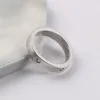 반지 커플 반지 도매 디자이너 여성 남성용 웨딩 럭셔리 약혼 더블 T 문자 반지 없음 드릴 3 개의 드릴 곡선 r