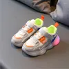 Atletische schoenen maat 21-30 Baby Luminous Sneakers Kinderen gloeien voor kinderen jongens meisjes geleid met lichte anti-slippery peuter