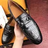 Chaussures habillées de luxe qualité Ly Shinny véritable peau de ventre de crocodile couleur noire hommes chaussures d'affaires pour base de vache