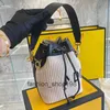 ミニバケットバッグの女性fドローリングハンドバッグショルダーバッグ財布キャンバス織りポーチクラシックレターゴールドハードウェアクロスボディハンドバッグ