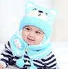 CAPS HATS Vinter Baby Boy Girls Warm Cartoon Bear Sticked Hats With Hair Ball Earbudneck Scarf 2 PCS Set för 0-2T Toddler Headdress 221122