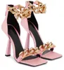 Ver￣o de luxo de luxo sand￡lias sapatos tiras de corrente dourada de link de link de neppa bombas com abastecimento de calcanhar abrangente marcas luxuosas saltos altos femininos eu35-43.box