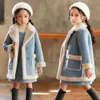 Cappotto invernale giacca di lana per ragazza più ispessimento di velluto tenere al caldo moda patchwork casual parka abbigliamento per bambini 221122