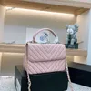 Сумки CC Luxury Brand Sags V-Stitch Trend Trend Женщины классический лоскут Портативные сумки для плеча Matelasse Cheate Metal Letter Hrome Plate