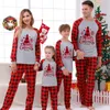 Abiti coordinati per la famiglia Buon Natale Pigiama Madre Padre Bambini Vestiti per bambini Vestiti morbidi per la casa Pigiami Look natalizio 221122