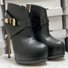 Olomm feita ￠ m￣o feminina plataforma de inverno Botas de tornozelo z￭per tilete de salto redondo dedo dedo sapatos de festa preta mais tamanho 5-20