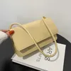 Sac de designer Dîner Sac de fête Peinture Contraste Couleur Style étranger Petit carré 2022 Printemps Loisirs Nouvelle tendance Mode Portable Une épaule Femme