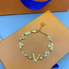 Créateur de mode Femme Letter Pendant Clover Charm Bracelet Chaîne de mariage Bijoux Lovers Gift