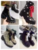 Designer Women Ankle Boot Luxury Desert Boots Beige och Ebony ￤kta l￤der quiltade sn￶rning Vinterskor Gummi Lug Sole No13