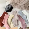 Calcetines de Cachemira nuevos calcetines de tubo de bolsa gruesa decorativa de lana Otoño Invierno color sólido cálido Raya vertical doble aguja