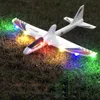 Simulateurs Avions Lumineux USB Charge Électrique Main Lancer Planeur Mousse Souple Lumières Colorées DIY Modèle Jouet pour Enfants Cadeau 0 221122