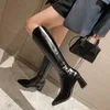 Buty patentowe skórzane kolano wysokie kobiety boczne suwak Chunky Obcase Buty spiczaste palce palec długie białe zima jesień 221122