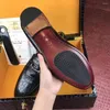 Chaussures habillées de luxe qualité Ly Shinny véritable peau de ventre de crocodile couleur noire hommes chaussures d'affaires pour base de vache