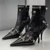 ブーツ女性スリムハイヒールメタルバックルチェーンラグジュアリーシューズファッション快適な尖ったつま先の足首スティレットパーティーショート221122