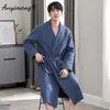 Men's Sleepwear Winter Luxury Shawl Gollar Robe Bathrobe Three Algodão Plus Tamanho 4xl Robe para cavalheiros estilo simples cinza elegante 221122