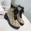 Designer Women Ankle Boot Luxury Desert Boots Beige och Ebony ￤kta l￤der quiltade sn￶rning Vinterskor Gummi Lug Sole No13