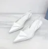 Sandalias de tacón alto para mujer, zapatos femeninos de boca poco profunda, puntiagudos, con etiqueta triangular, tacones de gatito, en la espalda, vacíos, tacones altos finos, verano 2021