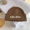 Berretti/berretti con teschio Coppia Autunno e inverno Designer Beanie Hat Puro cotone Lana Calore cofano Casa All'aperto Viaggio Appuntamento Lettera Berretti ricamati