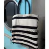 Saturn Striped Wool gebreide draagtas Grote bakken boodschappentas kan gemakkelijk worden gevouwen gemakkelijk zachte één-schouder handtas punk big size VI 2023