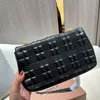 Design Money Evening Bag Autumn and Winter 2023 New Lola Medium Quilted Luna Bag Premium Plaid Celebrity Chain Exquisite Latt Pack2202