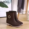 Regen Stiefel Elegante Kurze Frauen Gummi Knöchel Herbst Herbst Tag Wasserdichte Frau Schuhe 221124