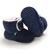 Första vandrare baby född unisex cozie faux fleece bootie vinter varmt spädbarn småbarn crib skor klassiska golv pojkar flickor 221124