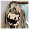 V￤skor Popul￤ra v￤skor Kvinnor 2023 Ny enkel f￤rgkontrast Sling Single Shoulder Messenger Bag Style Wide Shoulder Belt Small Purses