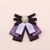 Broschen Koreanische Mode Band Fliege Brosche Strass Bowknot Krawatte Hemd Kragen Pins Schmuck Geschenke Für Frauen Kleidung Zubehör