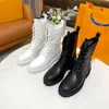 Stövlar 2022 Modedesigner Design Ladies Flat Martin Boots Women's Fall Winter och Warm Platform Ankle Boots