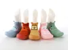 Premiers promeneurs chaussures bébé avec caoutchouc doux animal mignon coton bébé fille garçon socque de sol printemps automne antislip premier walkers 221124