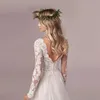 Fantastisk bröllopsklänning v hals långärmad applikationer tyll spets brudklänning