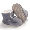 Första vandrare baby född unisex cozie faux fleece bootie vinter varmt spädbarn småbarn crib skor klassiska golv pojkar flickor 221124