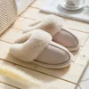 Slippers الفاخرة فو من جلد الغزال المنزل النساء الكامل الفراء الشتاء دافئة غرفة نوم أفخم
