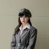 Casquettes de baseball japonais Harajuku femmes hiver octogonal chapeau femme britannique rétro en cuir véritable béret Mujer fleurs doré chaîne bonnets