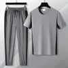 Roupas de ginástica 1 conjunto de roupas esportivas solta o gola da tripulação de pescoço intermediário da cintura para homens de escritório, as calças de meia-idade de meia-idade