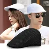 Berets Men's Twill Full Seal Mesh Breattable Stor storlek Beret Korean Style Head Round Cap Summer Leisure Visor f￶r kvinnor