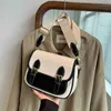 V￤skor Popul￤ra v￤skor Kvinnor 2023 Ny enkel f￤rgkontrast Sling Single Shoulder Messenger Bag Style Wide Shoulder Belt Small Purses