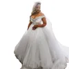 2023 Vintage-Ballkleid-Hochzeitskleider, schulterfrei, Dubai-Arabien, Spitze, Kristallperlen, kurze Ärmel, Übergröße, Tüll, Brautparty-Kleider, Robe de Marriage, bodenlang