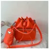 Nueva mochila de tela de nailon para hombros y espalda con bolsa de cubo, bolso pequeño simple con personalidad a la moda